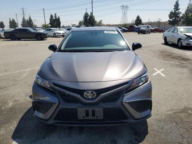 4T1G11AK0PU727591 - 2023 TOYOTA CAMRY SE NIGHT SHADE CHARCOAL photo 5