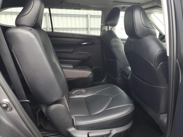 5TDGZRBH9MS525749 - 2021 TOYOTA HIGHLANDER XLE GRAY photo 10