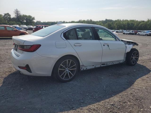 3MW5R7J09L8B42003 - 2020 BMW 330XI WHITE photo 3