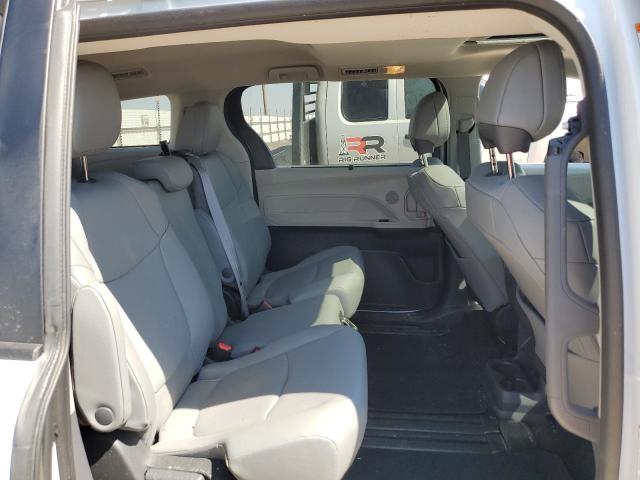 5TDYRKEC4RS199328 - 2024 TOYOTA SIENNA XLE أبيض صورة 11