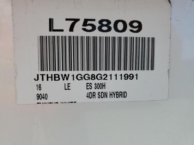 JTHBW1GG8G2111991 - 2016 LEXUS ES 300H WHITE photo 13