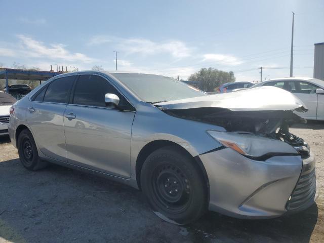 4T1BF1FK0HU705841 - 2017 TOYOTA CAMRY LE SILVER photo 4