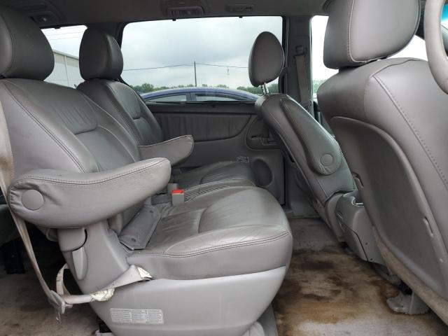 5TDBK22CX9S026489 - 2009 TOYOTA SIENNA XLE BLACK photo 11