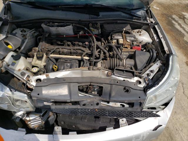 1FAHP33N48W195350 - 2008 FORD FOCUS SE SILVER photo 11