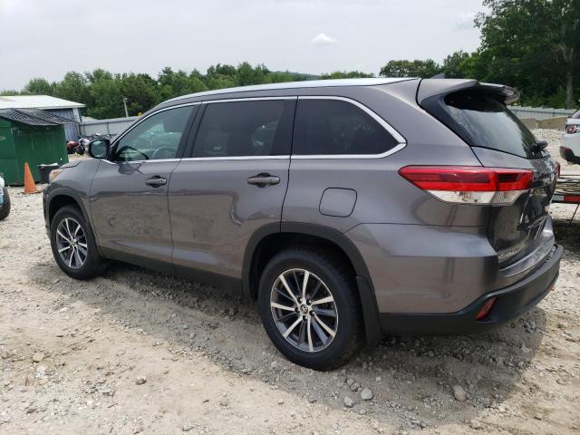 5TDJZRFH0KS585416 - 2019 TOYOTA HIGHLANDER SE GRAY photo 2