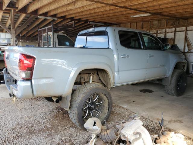 3TMAZ5CN9JM060615 - 2018 TOYOTA TACOMA DOUBLE CAB Szary zdjęcie 3