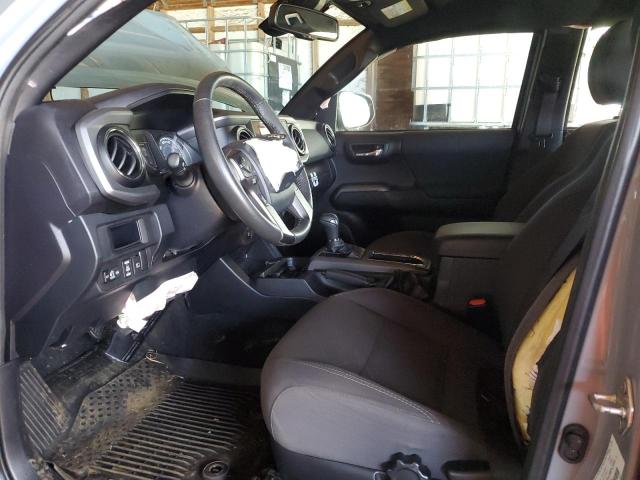 3TMAZ5CN9JM060615 - 2018 TOYOTA TACOMA DOUBLE CAB Szary zdjęcie 7