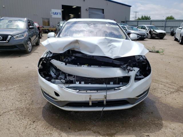 LYV402TK4HB195738 - 2017 VOLVO S60 PREMIER WHITE photo 5