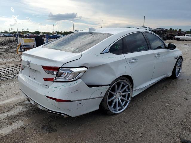 1HGCV1F96JA067385 - 2018 HONDA ACCORD TOURING WHITE photo 3