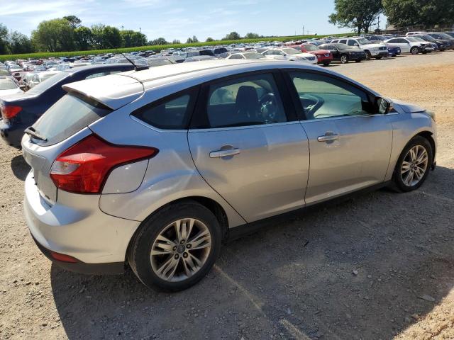 1FAHP3M20CL114729 - 2012 FORD FOCUS SEL SILVER photo 3