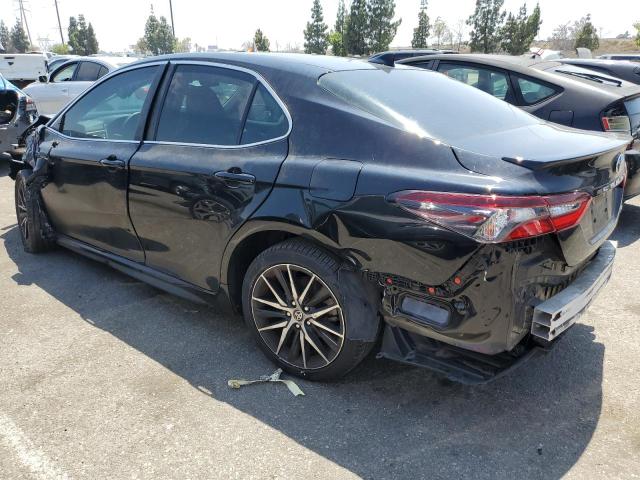 4T1G11AK4MU495394 - 2021 TOYOTA CAMRY SE SILVER photo 2