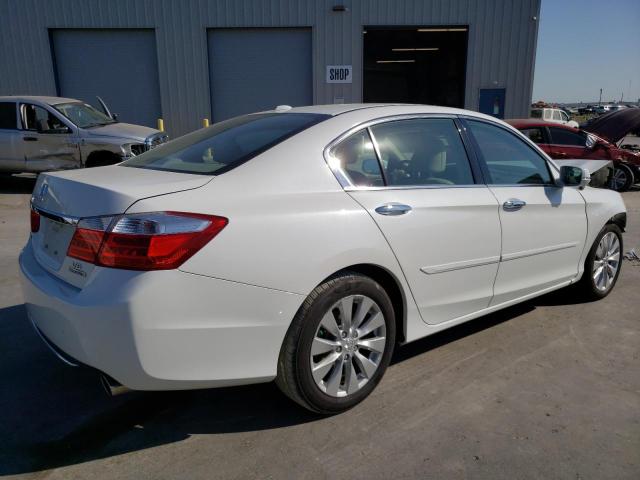 1HGCR3F95FA006200 - 2015 HONDA ACCORD TOURING WHITE photo 3