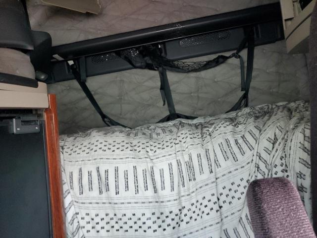 1FUJGLDR9KLKJ9687 - 2019 FREIGHTLINER CASCADIA 125 WHITE photo 6