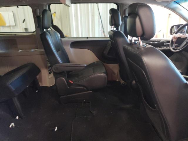 2C4RC1CG3GR119013 - 2016 CHRYSLER TOWN & COU TOURING L WHITE photo 11