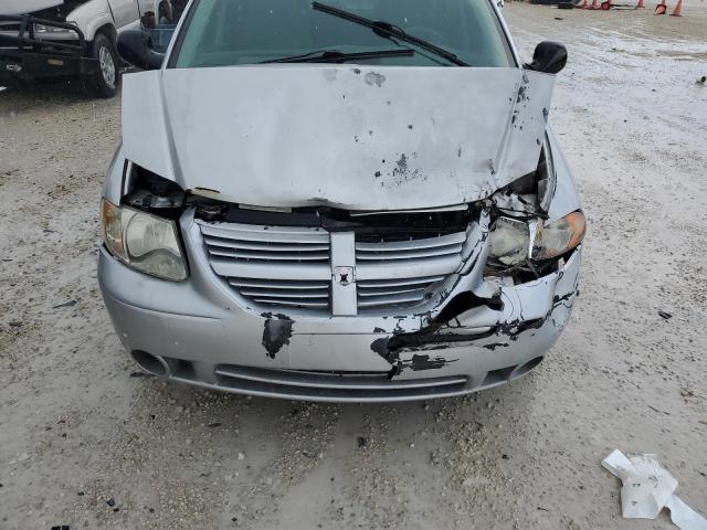 1D4GP45RX6B592984 - 2006 DODGE CARAVAN SXT SILVER photo 12