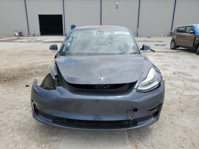 5YJ3E1EAXJF021169 - 2018 TESLA MODEL 3 GRAY photo 5