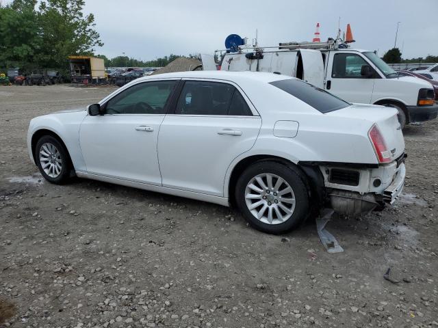 2C3CCAAG7DH632442 - 2013 CHRYSLER 300 WHITE photo 2