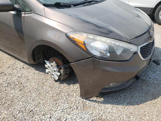 KNAFX5A87E5181547 - 2014 KIA FORTE EX BROWN photo 9