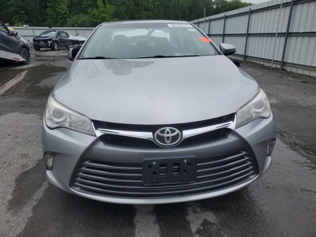 4T1BF1FK3HU304543 - 2017 TOYOTA CAMRY LE SILVER photo 5