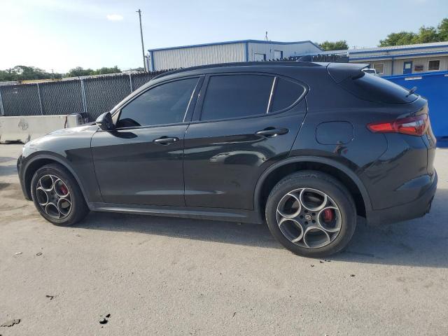 ZASFAKPNXJ7B90328 - 2018 ALFA ROMEO STELVIO SPORT Schwarz Foto 2
