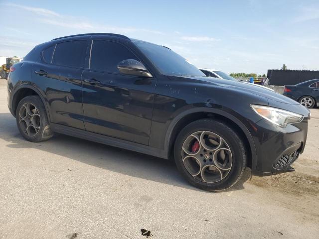 ZASFAKPNXJ7B90328 - 2018 ALFA ROMEO STELVIO SPORT Schwarz Foto 4
