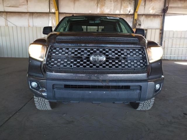 5TFCY5F17KX024390 - 2019 TOYOTA TUNDRA DOUBLE CAB SR/SR5 GRAY photo 5