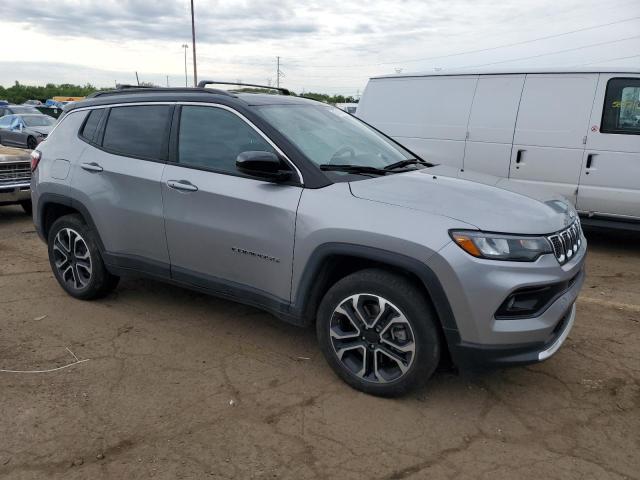 3C4NJDCNXRT582528 - 2024 JEEP COMPASS LIMITED Srebrny zdjęcie 4