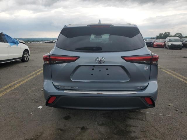 5TDGZRAH5NS125772 - 2022 TOYOTA HIGHLANDER XLE BLUE photo 6