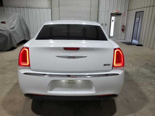 2C3CCAEG0JH193865 - 2018 CHRYSLER 300 LIMITED WHITE photo 6