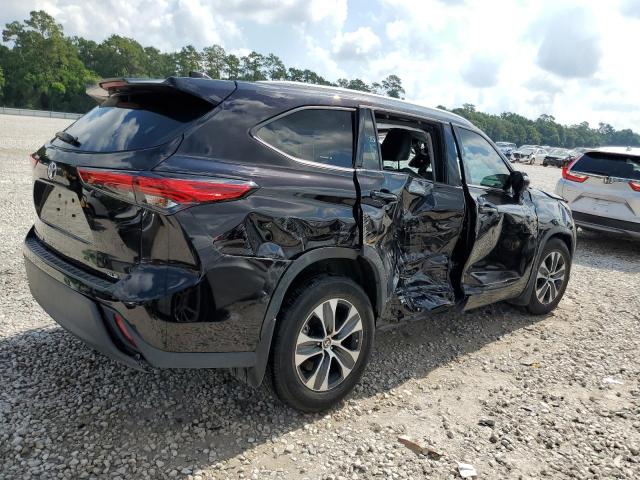 5TDGZRAH8NS125488 - 2022 TOYOTA HIGHLANDER XLE BLACK photo 3