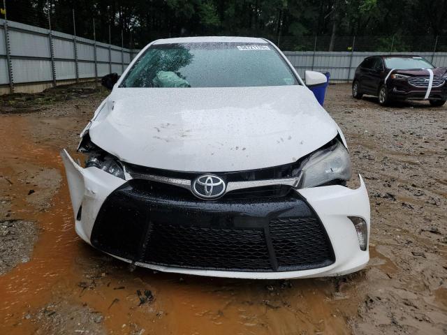 4T1BF1FK9GU211055 - 2016 TOYOTA CAMRY LE WHITE photo 5