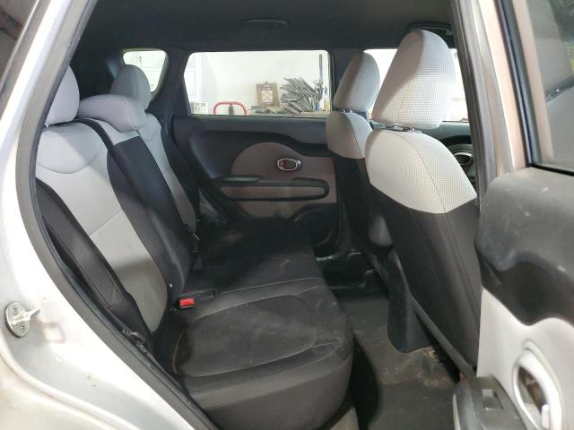 KNDJN2A29F7762664 - 2015 KIA SOUL SILVER photo 10