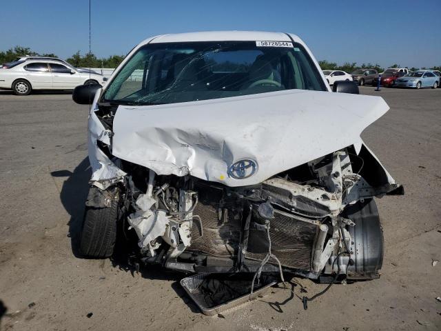 5TDZK3DC9BS036597 - 2011 TOYOTA SIENNA WHITE photo 5