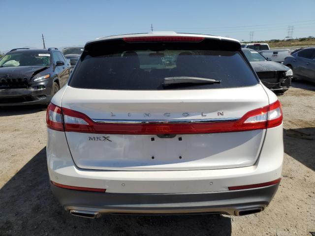 2LMPJ6LR0HBL13455 - 2017 LINCOLN MKX RESERVE WHITE photo 6