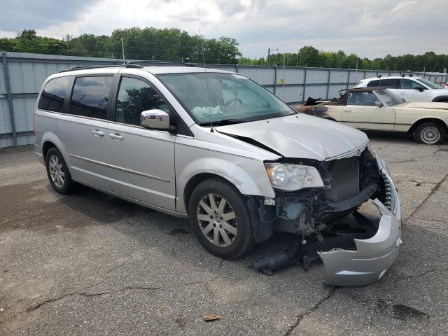 2A4RR5D14AR113755 - 2010 CHRYSLER TOWN & COU TOURING SILVER photo 4