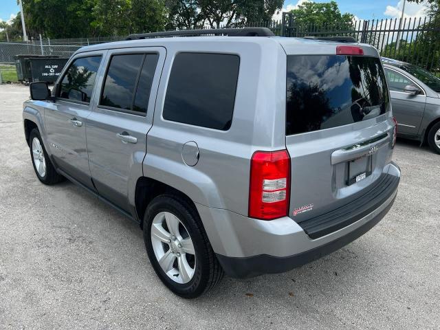 1C4NJPFB7HD103098 - 2017 JEEP PATRIOT LATITUDE SILVER photo 2