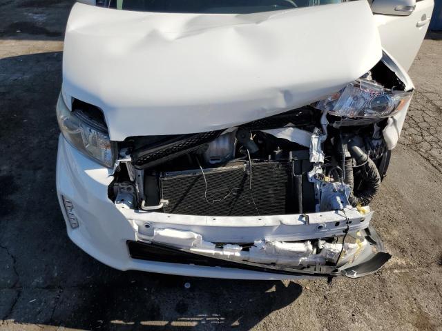 JTLZE4FE5FJ076565 - 2015 TOYOTA SCION XB 白色 照片 11