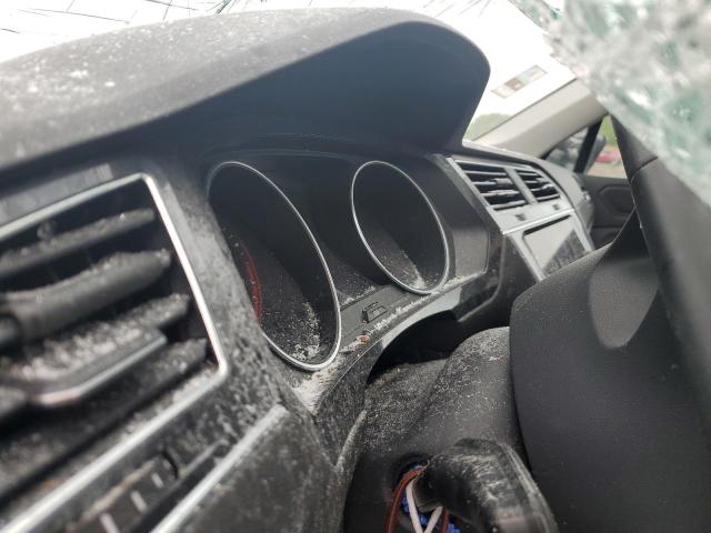 3VV2B7AX8LM010561 - 2020 VOLKSWAGEN TIGUAN SE ნაცრისფერი ფოტო 9