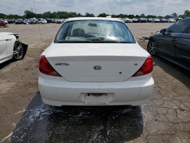 KNAFB121525182961 - 2002 KIA SPECTRA BASE WHITE photo 6