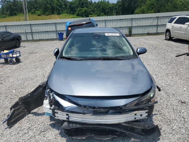 5YFEPMAE3NP306383 - 2022 TOYOTA COROLLA LE BLUE photo 5