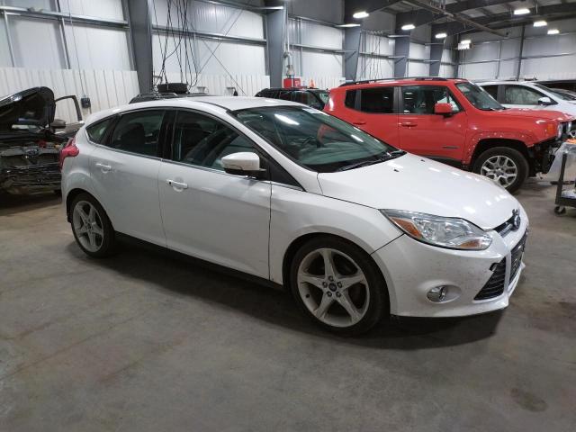 1FADP3N25DL381900 - 2013 FORD FOCUS TITANIUM WHITE photo 4