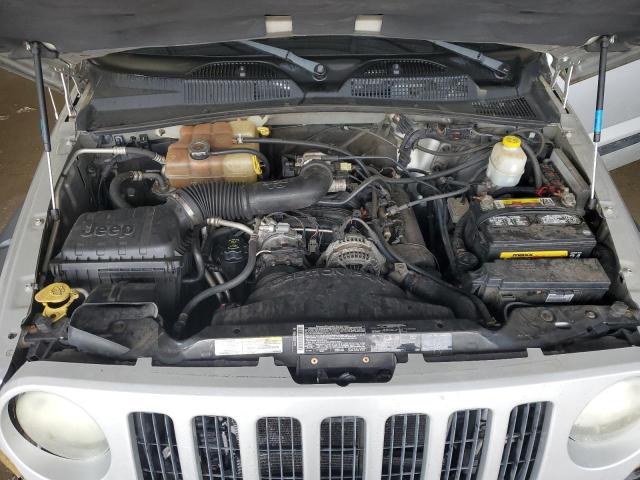 1J4GL38K35W576080 - 2005 JEEP LIBERTY RENEGADE 银色 照片 12