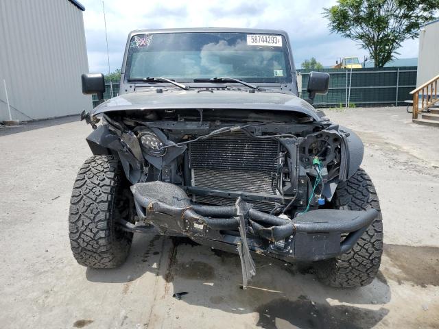 1C4AJWAG7JL873793 - 2018 JEEP WRANGLER SPORT GRAY photo 5