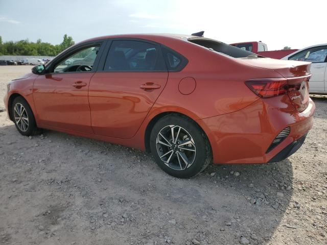 3KPF24AD3NE467456 - 2022 KIA FORTE FE ORANGE photo 2