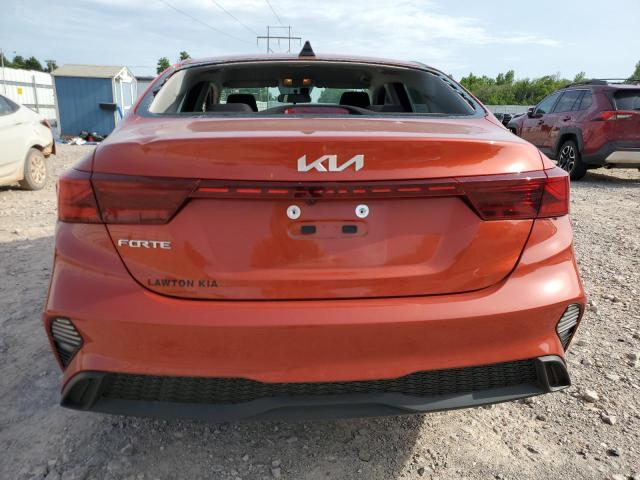 3KPF24AD3NE467456 - 2022 KIA FORTE FE ORANGE photo 6