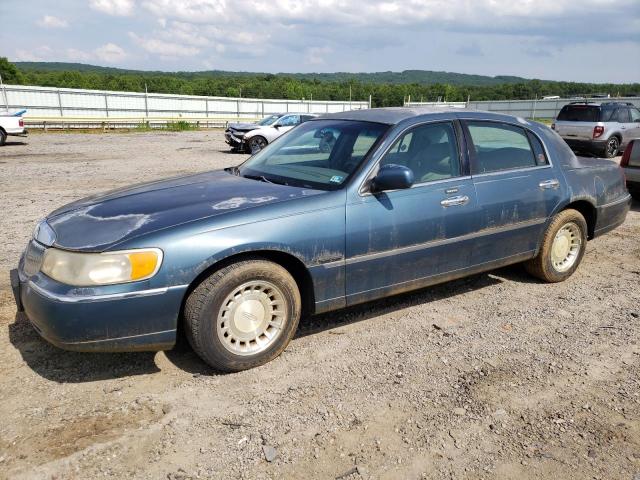 1LNHM81W01Y668811 - 2001 LINCOLN TOWN CAR EXECUTIVE BLUE photo 1