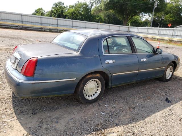 1LNHM81W01Y668811 - 2001 LINCOLN TOWN CAR EXECUTIVE BLUE photo 3