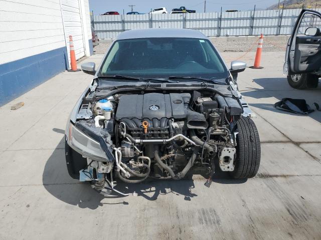 3VWDX7AJ8DM388804 - 2013 VOLKSWAGEN JETTA SE SILVER photo 5