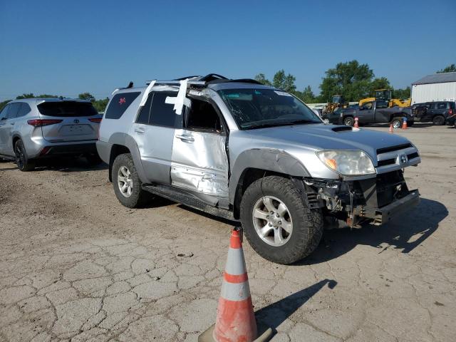 JTEBU14RX38002125 - 2003 TOYOTA 4RUNNER SR5 SILVER photo 4