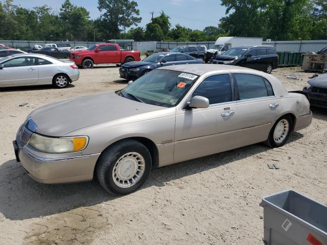 1LNHM81W7YY809609 - 2000 LINCOLN TOWN CAR EXECUTIVE BEIGE photo 1